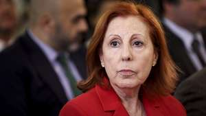 A ministra do Ambiente e Energia, Maria da Graça Carvalho, durante a assinatura do protocolo de cooperação com a Câmara Municipal de Lisboa a propósito do Projeto Piloto de Logística Urbana de Lisboa com o objetivo de compatibilizar o tráfego de mercadorias e a sustentabilidade ambiental nas zonas urbanas e, ao mesmo tempo, contribuir para a transformação das cidades em cidades inteligentes, promovendo a eficácia da logística do transporte urbano de mercadorias e das entregas de último quilómetro com emissões nulas, em Lisboa, 19 de dezembro de 2024. FILIPE AMORIM/LUSA