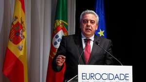 o presidente da Câmara Municipal de Elvas, Nuno Mocinha, intervém durante a cerimónia de assinatura do protocolo para a constituição da eurocidade Elvas-Badajoz-Campo Maior, Elvas, 03 de maio de 2018. NUNO VEIGA/LUSA