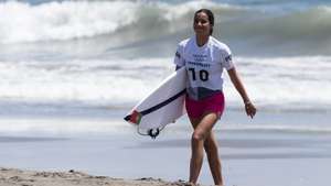 A portuguesa Teresa Bonvalot na primeira ronda do surf olímpico de Tóquio2020, na praia de Tsurigasaki, em Chiba, a cerca de 100 quilómetros de Tóquio, Japão, 25 de julho de 2021. JOSÉ COELHO/LUSA