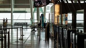 Zona de partidas vazia no Aeroporto Francisco Sá Carneiro que se encontra hoje fechado para obras na pista, Maia, 10 de setembro de 2025. As obras de reforço estrutural da pista deverão estar concluídasno final de 2026. JOSÉ COELHO/LUSA