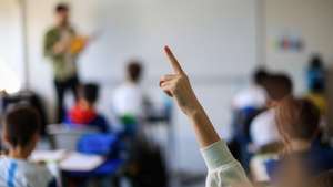 Alunos do Grande Colégio Universal, Porto, 27 de março de 2025. O Grande Colégio Universal (Porto) foi a escola onde os alunos tiveram as melhores notas nos exames nacionais de 2024. Nos 191 exames realizados no ano passado, o Grande Colégio Universal alcançou uma média de 16,51 (numa escala de zero a 20), sendo a média das notas internas 17,05. (ACOMPANHA TEXTO DO DIA 04 DE ABRIL 2025). JOSÉ COELHO/LUSA