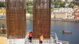Vista do estaleiro de obra da construção da linha Rubi do Metro do Porto, na rotunda Engenheiro Edgar Cardoso, na zona da Arrábida, Vila Nova de Gaia, 10 de abril de 2025. (ACOMPANHA TEXTO DA LUSA DO DIA 13 DE ABRIL DE 2025). JOSÉ COELHO/LUSA