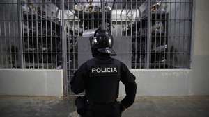 epa12010567 A policeman guards a cell at the Terrorism Confinement Center (Cecot) in Tecoluca, El Salvador, 04 April 2025. Head of Costa Rica's Justice and Peace Ministry, Gerald Campos Valverde, toured the Cecot, El Salvador's maximum security prison, a symbol of President Nayib Bukele's 'war' against gangs, as part of an official visit to the Central American country.  EPA/RODRIGO SURA