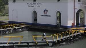 epa12033342 A view of the Miraflores facade at the Panama Canal, Panama, 14 April 2025 (issued 15 April 2025). The Panama Canal Neutrality Treaty is at the center of debate due to a security memorandum signed by the Panamanian and U.S. governments, which allows for increased non-permanent and rotating U.S. military presence for joint exercises  EPA/CARLOS LEMOS