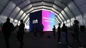 epa11720342 People attend the 2024 Web Summit, in Lisbon, Portugal, 14 November 2024. The Web Summit 2024 takes place in Lisbon from 11 to 14 November under the theme 'Where the future will be born', featuring 2,750 startups.  EPA/MIGUEL A. LOPES
