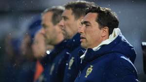 O selecionador de Portugal, Rui Jorge (D), reage durante o jogo amigável de preparação para o Campeonato da Europa 2025 entre as seleções de Portugal e da Roménia, realizado no Estádio Municipal de Famalicão, em Vila Nova de Famalicão, 21 de março de 2025. ESTELA SILVA/LUSA