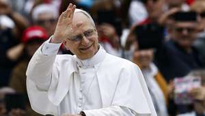 epa12122746 Pope Leone XIV during the weekly general audience in Saint Peters Square, Vatican City, 21 May 2025.  EPA/ANGELO CARCONI