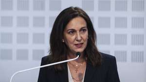 A ministra da Justiça, Rita Alarcão Júdice, usa da palavra durante a cerimónia de posse dos novos diretores-Adjuntos do Centro de Estudos Judiciários e sessão de encerramento do 1.º Ciclo dos Cursos de Formação Inicial de Magistrados 2024/2025, no Centro de Estudos Judiciários em Lisboa, 15 de julho de 2025. TIAGO PETINGA/LUSA