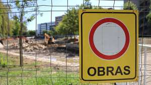 Obras de intervenção de reabilitação e renaturalização do rio Este, em Braga, 30 de julho de 2024. A Câmara Municipal de Braga e a Agência Portuguesa do Ambiente (APA) assinaram um protocolo de colaboração técnica para a regularização e renaturalização do rio entre a Lagoa e a avenida Frei Bartolomeu dos Mártires. ESTELA SILVA/LUSA