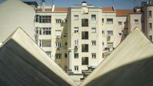 Visão geral de um bairro habitacional, em Lisboa, 21 de maio de 2025. Habitação. Arquitetura. Construção Civil. Gruas. ANTÓNIO PEDRO SANTOS/LUSA