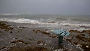 epa12307332 Large waves crash on the beach near Nagua, Dominican Republic, 17 August 2025. Erin weakened during the early morning hours to a Category 3 hurricane on the Saffir-Simpson scale, with maximum sustained winds of 128 mph, while its outer bands brought heavy rains to Puerto Rico and the Virgin Islands, the NHC reported.  EPA/Thais Llorca