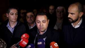 O presidente da Associação Sindical dos Profissionais da Polícia (ASPP), Paulo Santos, fala aos jornalistas antes de entregar na Residência Oficial do primeiro-ministro para  entregar a carta sobre atual situação na PSP, Lisboa, 28 de novembro de 2024. FILIPE AMORIM/LUSA