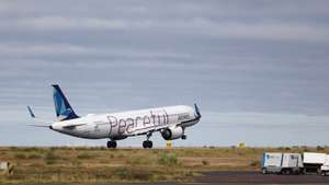 Aeronave Airbus A321LR da SATA Azores Airlines após descolar do aeroporto de Ponta Delgada, 03 de agosto de 2025. NUNO VEIGA/LUSA