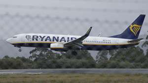 epa12348222 A Ryanair airplane lands at Santiago de Compostela airport in Galicia, Spain, 03 September 2025. The Irish company announced it will reduce 16 percent of its capacity in Spain, which implies it will eliminate one million seats from their offer to regional airports in Spain. Ryanair also announced they will stop their operations in Vigo and North Tenerife.  EPA/LAVANDEIRA JR