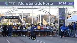 Participantes na 20ª Maratona do Porto, num itenerário percorrido nas cidades de Matosinhos e do Porto. 3 de novembro de 2024. FERNANDO VELUDO/LUSA