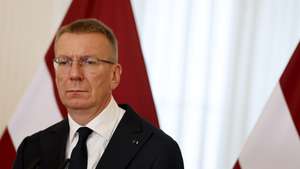 epa12381671 Latvia's President Edgars Rinkevics attends a press conference after his meeting with Finland's Alexander Stubb (not pictured) in Riga, Latvia, 16 September 2025. Alexander Stubb and his spouse Suzanne Innes-Stubb are pay a state visit to Latvia from 16 to 17 September 2025. During the visit, Finland's President and Latvia's officials discussed the further strengthening bilateral relations between Finland and Latvia, defence cooperation, security in the Baltic Sea region, Russia's illegal war of aggression in Ukraine, support for Ukraine and the situation in the Middle East.  EPA/TOMS KALNINS