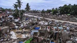 epa12502087 Damaged houses after the passage of typhoon Kalmaegi in Talisay City, Cebu province, Philippines 04 November 2025. Typhoon Kalmaegi crossed the Visayas region of the central Philippines on 04 November, causing flood, power outage and damage to property. According to the Philippine Atmospheric, Geophysical, and Astronomical Services Administration (PAGASA), the storm is projected to be in the vicinity of Patnongon, Antique province, moving northwest at 15kph with maximum winds of 130kph.  EPA/JUANITO ESPINOSA