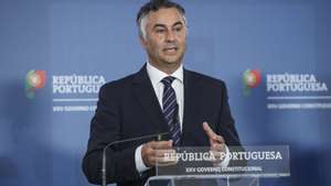 O ministro da Educação, Ciência e Inovação, Fernando Alexandre, intervém na apresentação da nova Agência para a Investigação e Inovação (AI2), esta tarde no Campus XXI em Lisboa, 4 de novembro de 2025. MIGUEL A. LOPES/LUSA