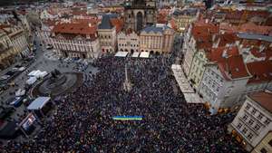 epa12531910 Demonstrators take part in the 'Czechia is not for sale' gathering against the emerging government, as they mark the 36th anniversary of the Velvet Revolution, at Old Town Square Prague, Czech Republic, 17 November 2025. The Czech Republic marks the 36th anniversary of the Velvet Revolution, commemorating the events of 17 November 1989, when, after the suppression of a student demonstration at Narodni Street, the Communist leadership soon crumbled, and the presidency was taken over by the playwright and human rights activist Vaclav Havel.  EPA/MARTIN DIVISEK