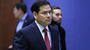 epa12596589 US Secretary of State Marco Rubio (C) arrives to brief lawmakers on national security issues including US military action taken against Venezuela, at the US Capitol in Washington DC, USA, 16 December 2025.  EPA/WILL OLIVER