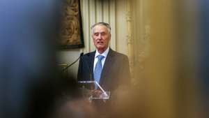 O antigo Presidente da República, Aníbal Cavaco Silva, intervém durante a apresentação do livro “Acordos de Bicesse”, no Palácio das Necessidades, em Lisboa, 17 de novembro de 2025. Na obra de Sónia Neto, 22 testemunhos de angolanos e portugueses revelam a memória e o conhecimento de quem viveu as difíceis negociações dos históricos Acordos de Bicesse, assinados em 31 de maio de 1991. ANTÓNIO PEDRO SANTOS/LUSA