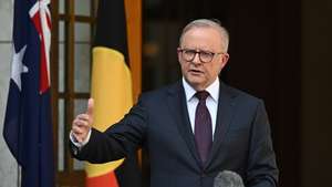 epa12635600 Australian Prime Minister Anthony Albanese speaks to the media during a press conference at Parliament House in Canberra, Australia, 08 January 2026. During the press conference, Albanese announced the establishment of a royal commission on antisemitism, in response to the Bondi beach terrorist attack.  EPA/LUKAS COCH AUSTRALIA AND NEW ZEALAND OUT
