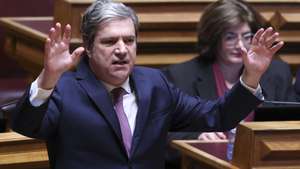 O deputado e líder parlamentar do CDS-PP, Paulo Núncio, intervém na sessão plenária com a presença do Primeiro-Ministro, na Assembleia da República, em Lisboa, 21 de janeiro de 2026. ANTÓNIO COTRIM/LUSA