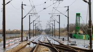 A linha ferroviária do norte está encerrada devido à subida da água do Rio Ega, junto à estação ferroviária de Alfarelos, devido ao mau tempo, em Montemor-o-Velho, Coimbra, 05 de fevereiro de 2026. Onze pessoas morreram em Portugal desde a semana passada na sequência da passagem das depressões Kristin e Leonardo, que provocaram também algumas centenas de feridos e desalojados. PAULO NOVAIS/LUSA