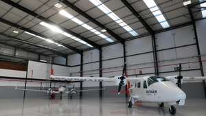 Aeronaves no hangar da empresa Sevenair, no Aeródromo Municipal de Ponte de Sor, 14 de janeiro de 2022. O grupo de aviação pretende instalar duas valências no novo hangar: manutenção de aeronaves e formação de técnicos de manutenção de aviões. NUNO VEIGA/LUSA
