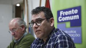 O coordenador da Frente Comum, Sebastião Santana, intervém durante uma conferência de imprensa da Federação Nacional dos Sindicatos dos Trabalhadores em Funções Públicas e Sociais (FNSTFPS) sobre o estudo de sustentabilidade da ADSE, com a presença de membros do Conselho Geral e Supervisão da ADSE, Lisboa, 24 de janeiro de 2024. CARLOS M. ALMEIDA/LUSA