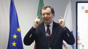 O ministro da Economia e da Coesão Territorial, Manuel Castro Almeida, intervém durante a tomada de posse dos vice-presidentes das CCDR da Norte e Lisboa e Vale do Tejo, seguidas de reuniões dos Conselhos Regionais para apresentação do PTRR - Portugal, Transformação, Recuperação e Resiliência, em Lisboa, 03 de março de 2026. ANTÓNIO PEDRO SANTOS/LUSA