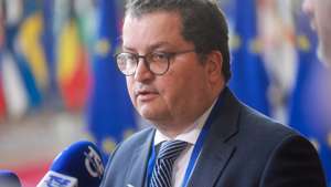 epa12807166 Portuguese Finance Minister Joaquim Miranda Sarmento speaks to the media at a Eurogroup finance ministers meeting in Brussels, Belgium, 09 March 2026. Ministers were to discuss macroeconomic developments in the euro area, assess the Belgian draft budgetary plan for 2026, and discuss energy prices and the potential impact of Middle East tensions on the euro area economy.  EPA/OLIVIER HOSLET
