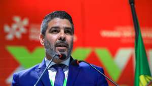 O presidente da Associação Nacional dos Municípios Portugueses (ANMP), Pedro Pimpão, discursa durante a sessão de encerramento do XXVII Congresso da Associação Nacional de Municípios Portugueses, sob o lema: Poder Local - A proximidade que transforma Portugal, em Viana do Castelo, 14 de dezembro de 2025. ESTELA SILVA/LUSA