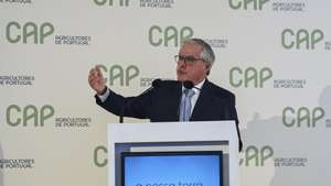 O presidente da Confederação dos Agricultores de Portugal (CAP), Álvaro Mendonça Moura, intervém durante o Congresso Comemorativo dos 50 anos da CAP, no Pavilhão de Portugal, em Lisboa, 26 de novembro de 2025. O Congresso decorre sob o tema "A evolução da Agricultura e da Floresta Portuguesas desde 1975, no contexto da mudança socioeconómica e política do país" e reúne académicos e especialistas para olhar para a evolução da economia, da agricultura e da floresta portuguesas e projetar o futuro. ANTÓNIO COTRIM/LUSA