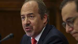 O governador do Banco de Portugal, Álvaro Santos Pereira, fala perante a Comissão de Orçamento, Finanças e Administração Pública na Assembleia da República, em Lisboa, 01 de abril de 2026. TIAGO PETINGA/LUSA