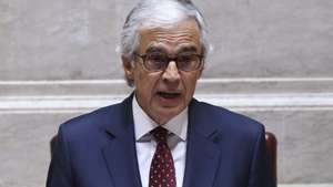 O presidente da Assembleia da República, José Pedro Aguiar-Branco, intervém na sessão solene comemorativa do 50.º aniversário da Constituição da República Portuguesa, na Assembleia da República, em Lisboa, 02 de abril de 2026. O parlamento assinala hoje numa sessão solene os 50 anos da Constituição da República Portuguesa (CRP), aprovada a 02 de abril de 1976 e que fundou os princípios basilares do regime democrático. MIGUEL A. LOPES/LUSA