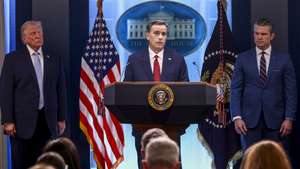 epa12872270 US President Donald Trump (L) and Secretary of Defense Pete Hegseth (R) listen as CIA Director John Ratcliffe (C) briefs the media on Iran from the White House in Washington, DC, USA, 06 April 2026.  EPA/JIM LO SCALZO