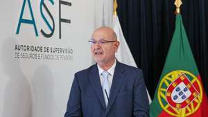 Cerimónia de apresentação pública do novo presidente da Autoridade de Supervisão de Seguros e Fundos de Pensões (ASF), Gabriel Bernardino,  presidida pelo ministro de Estado e das Finanças  Joaquim Miranda Sarmento (ausente da imagem), na sede  da ASF, em Lisboa, 22 de setembro de 2025.  MANUEL DE ALMEIDA/LUSA