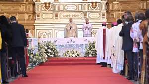 epa12906348 Pope Leo XIV (C) leads Holy Mass at the Basilica of the Immaculate Conception in Mongomo, Equatorial Guinea, 22 April 2026. Pope Leo XIV is on an apostolic journey to Equatorial Guinea.  EPA/LUCA ZENNARO