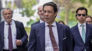 Rui Costa, à chegada para a leitura do acórdão do processo "Saco Azul", onde é arguido como presidente da SAD do Benfica, no Juízo Central Criminal de Lisboa, no Campus da Justiça, em Lisboa, 23 de abril de 2026. Entre os arguidos, estão a SAD do Benfica, Benfica Estádio, Luís Filipe Vieira, Domingos Soares de Oliveira e Miguel Moreira, no processo em que a acusação do Ministério Público imputa ao ex-presidente do clube da Luz três crimes de fraude fiscal qualificada e 19 de falsificação de documento, tal como Miguel Moreira, ex-diretor financeiro do clube, e Domingos Soares de Oliveira, que continuou na SAD 'encarnada' depois da saída de Luís Filipe Vieira da direção do clube, em 2021. MANUEL DE ALMEIDA/LUSA