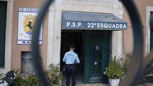 Pormenor da fachada da esquadra da Polícia de Segurança Pública (PSP) do Rato, em Lisboa, 07 de maio de 2026. ANTÓNIO PEDRO SANTOS/LUSA