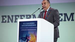 O bastonário da Ordem dos Enfermeiros, Luís Filipe Barreira, intervém durante o VII Congresso dos Enfermeiros e o I Fórum Académico de Enfermagem, em Gondomar, 15 de maio de 2026. ESTELA SILVA/LUSA