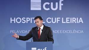 O primeiro-ministro, Luís Montenegro, discursa durante a inauguração e visita à unidade hospitalar CUF Leiria, em Leiria, 21 de maio de 2026. ANTONIO COTRIM/LUSA