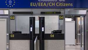 Novo sistema de controlo (de cidadãos fora do Espaço Schengen) das fronteiras externas, instalado no Aeroporto Humberto Delgado, em Lisboa, 15 de abril de 2025.  JOSÉ SENA GOULÃO/LUSA