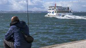Uma embarcação durante a cerimónia de um ano da frota elétrica da TTSL - Transtejo Soflusa, no Seixal, 05 de maio de 2026. RUI MINDERICO/LUSA