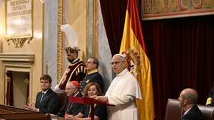 epa13024105 Pope Leo XIV (C) delivers a speech at the Lower House in Madrid, Spain, 08 June 2026. Pope Leo XIV is on an official six-day visit to Spain from 06 to 12 June 2026, with stops in Madrid, Barcelona, and the Canary Islands.  EPA/CIRO FUSCO