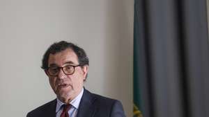 O ministro da Economia e da Coesão Territorial, Manuel Castro Almeida, intervém durante a cerimónia de lançamento da campanha "Nem tudo o que vês é jogo seguro", em Lisboa, 08 de junho de 2026. A campanha tem como principal objetivo alertar para os riscos associados à publicidade ao jogo ilegal, com especial enfoque nos jovens, bem como nos seus pais, educadores, tutores e jovens adultos. ANTÓNIO PEDRO SANTOS/LUSA
