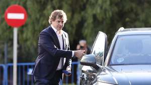 epa13025526 David Sanchez, brother of Spanish Prime Minister Pedro Sanchez, arrives at the Regional Court of Badajoz, Spain, 09 June 2026, for the final day of his trial over alleged irregularities in his hiring as head of the performing arts office within the provincial government of Badajoz. Sanchez, who resigned from the post in February, faces charges of alleged embezzlement and influence peddling related to his appointment.  EPA/JERO MORALES