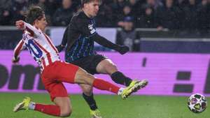 epa12755882 Christos Tzolis of Club Brugge (C) scores 3-3 goal during the UEFA Champions League play-offs 1st leg match between Club Brugge KV and Atletico Madrid, in Bruges, Belgium, 18 February 2026.  EPA/OLIVIER MATTHYS