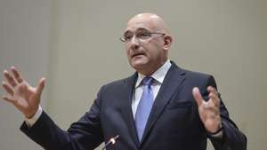 O antigo primeiro-ministro Pedro Passos Coelho, durante o lançamento do livro "A Constituição Fluida", da autoria do constitucionalista Carlos Blanco de Morais, no auditório da Faculdade de Direito de Lisboa, 26 de maio de 2026. MANUEL DE ALMEIDA/LUSA